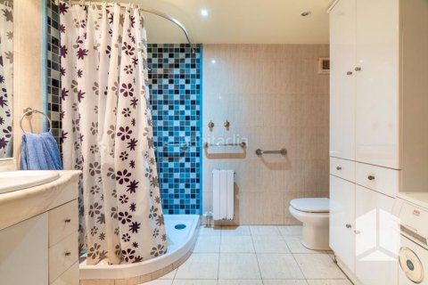 Apartamento de 3 dormitorios en venta en Castelldefels, Barcelona, Cataluña, Spain № 2177 - foto 17