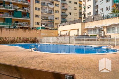 Apartamento de 3 dormitorios en venta en Castelldefels, Barcelona, Cataluña, Spain № 2177 - foto 28
