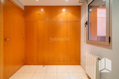 Apartamento de 3 dormitorios en venta en Castelldefels, Barcelona, Cataluña, Spain № 2177 - foto 14