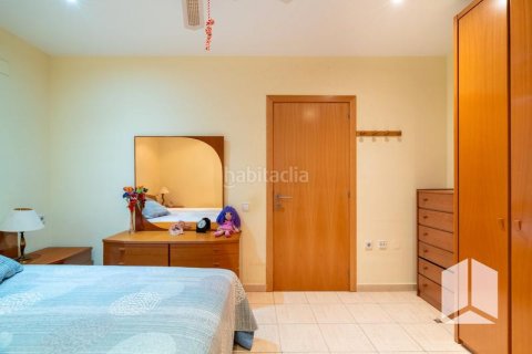 Apartamento de 3 dormitorios en venta en Castelldefels, Barcelona, Cataluña, Spain № 2177 - foto 12