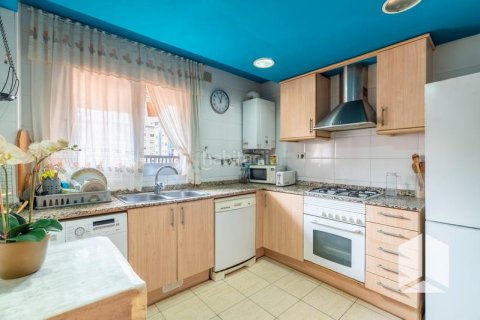 Apartamento de 3 dormitorios en venta en Castelldefels, Barcelona, Cataluña, Spain № 2177