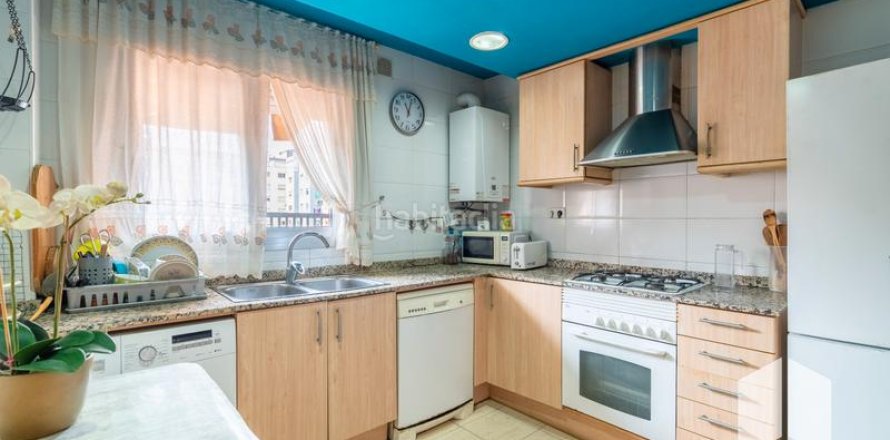 Apartamento de 3 dormitorios en venta en Castelldefels, Barcelona, Cataluña, Spain № 2177