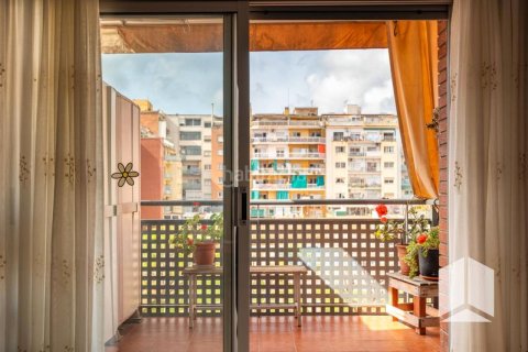 Apartamento de 3 dormitorios en venta en Castelldefels, Barcelona, Cataluña, Spain № 2177 - foto 19
