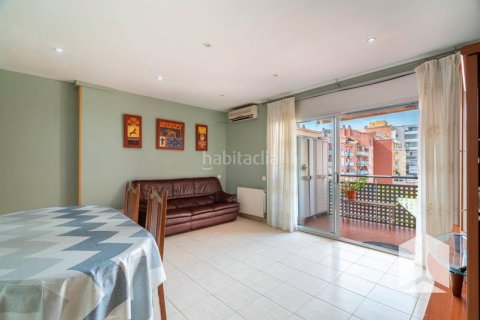 Apartamento de 3 dormitorios en venta en Castelldefels, Barcelona, Cataluña, Spain № 2177 - foto 13