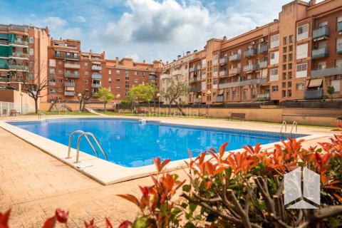 Apartamento de 3 dormitorios en venta en Castelldefels, Barcelona, Cataluña, Spain № 2177 - foto 27