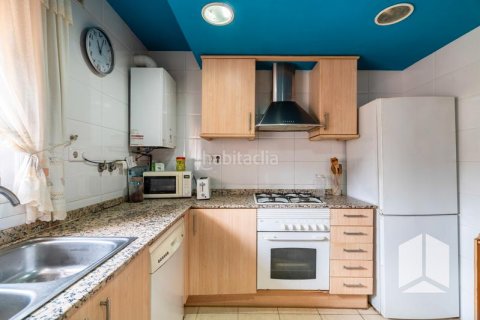 Apartamento de 3 dormitorios en venta en Castelldefels, Barcelona, Cataluña, Spain № 2177 - foto 16