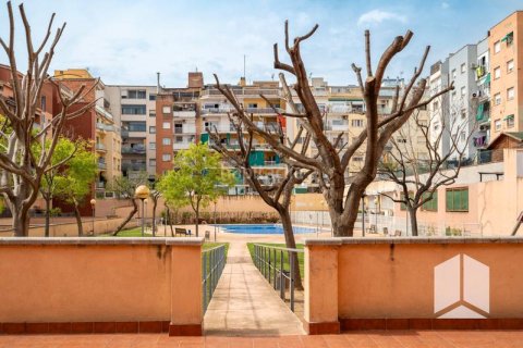 Apartamento de 3 dormitorios en venta en Castelldefels, Barcelona, Cataluña, Spain № 2177 - foto 25