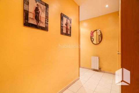 Apartamento de 3 dormitorios en venta en Castelldefels, Barcelona, Cataluña, Spain № 2177 - foto 7
