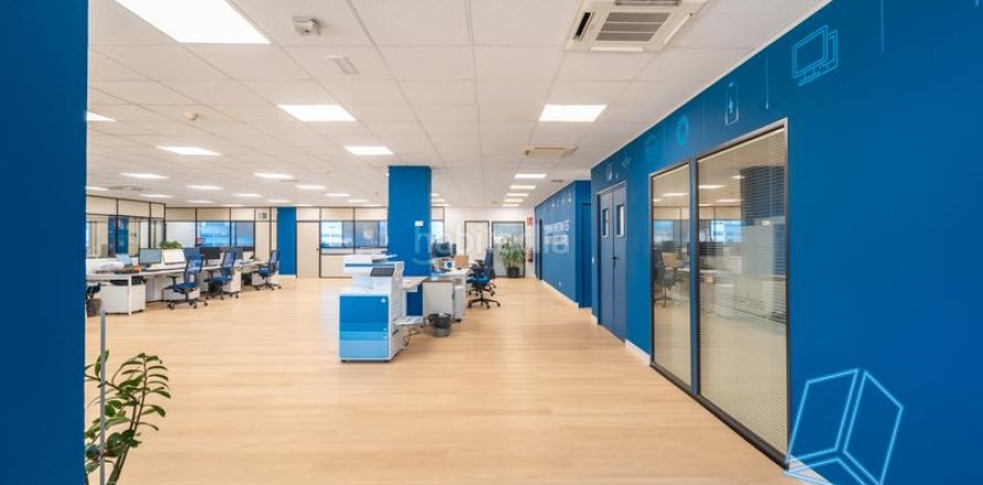 Estudio en venta en Sants-Montjuïc, Barcelona, Cataluña, Spain № 2183