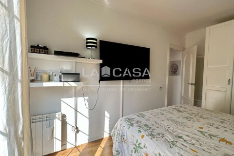 Apartamento de 4 dormitorios en venta en Santa Coloma de Gramenet, Barcelona, Cataluña, Spain № 2179 - foto 15