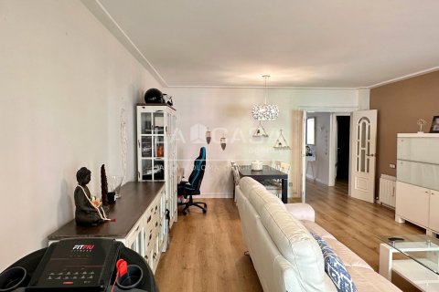 Apartamento de 4 dormitorios en venta en Santa Coloma de Gramenet, Barcelona, Cataluña, Spain № 2179 - foto 10