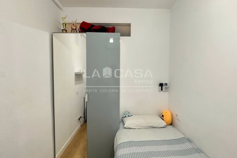 Apartamento de 4 dormitorios en venta en Santa Coloma de Gramenet, Barcelona, Cataluña, Spain № 2179 - foto 7