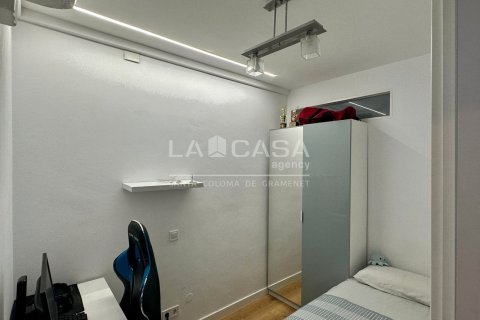 Apartamento de 4 dormitorios en venta en Santa Coloma de Gramenet, Barcelona, Cataluña, Spain № 2179 - foto 22