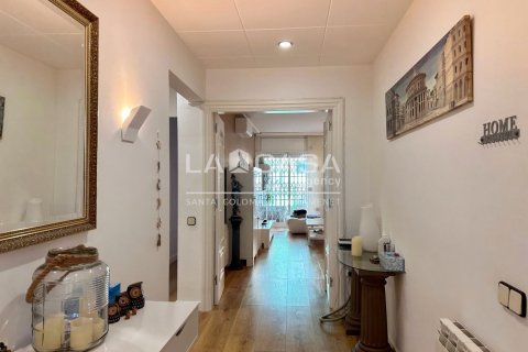 Apartamento de 4 dormitorios en venta en Santa Coloma de Gramenet, Barcelona, Cataluña, Spain № 2179 - foto 17