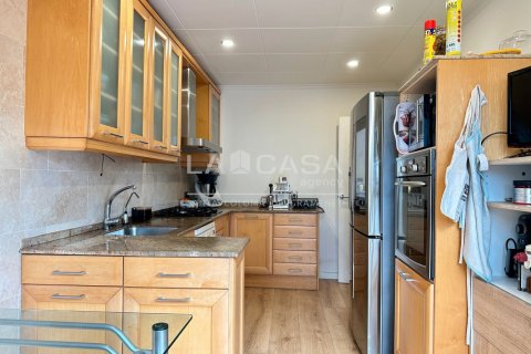 Apartamento de 4 dormitorios en venta en Santa Coloma de Gramenet, Barcelona, Cataluña, Spain № 2179 - foto 27