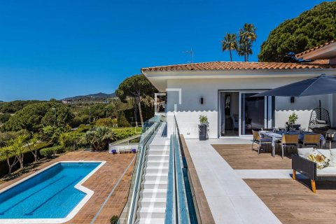 Villa de 6 dormitorios en alquiler en Alella, Barcelona, Cataluña, Spain № 8670 - foto 3