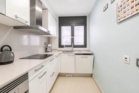 Apartamento de 2 dormitorios en venta en Sitges, Barcelona, Cataluña, Spain № 8762 - foto 4