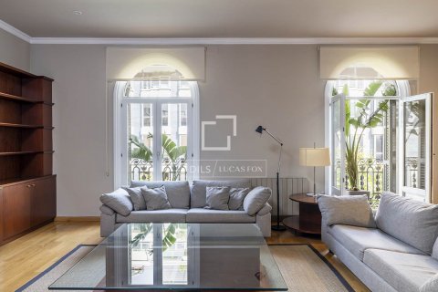 Apartamento de 4 dormitorios en alquiler en Barcelona, Cataluña, Spain № 8668 - foto 3