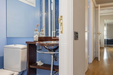 Apartamento de 4 dormitorios en alquiler en Barcelona, Cataluña, Spain № 8668 - foto 20
