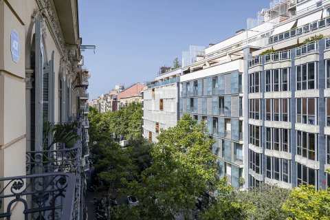 Apartamento de 4 dormitorios en alquiler en Barcelona, Cataluña, Spain № 8668 - foto 7
