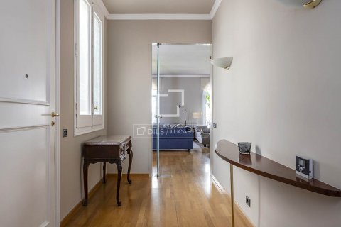 Apartamento de 4 dormitorios en alquiler en Barcelona, Cataluña, Spain № 8668 - foto 11