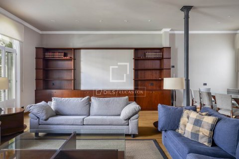 Apartamento de 4 dormitorios en alquiler en Barcelona, Cataluña, Spain № 8668 - foto 5
