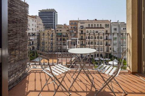 Apartamento de 4 dormitorios en alquiler en Barcelona, Cataluña, Spain № 8668 - foto 14