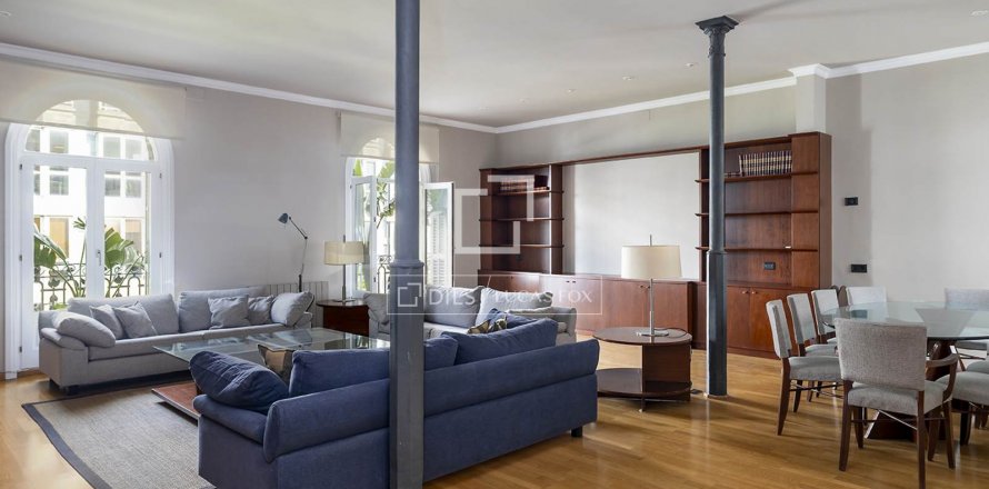 Apartamento de 4 dormitorios en alquiler en Barcelona, Cataluña, Spain № 8668