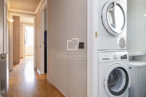 Apartamento de 4 dormitorios en alquiler en Barcelona, Cataluña, Spain № 8668 - foto 23