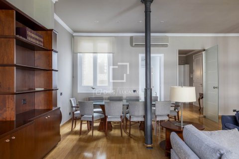 Apartamento de 4 dormitorios en alquiler en Barcelona, Cataluña, Spain № 8668 - foto 4