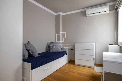 Apartamento de 4 dormitorios en alquiler en Barcelona, Cataluña, Spain № 8668 - foto 17