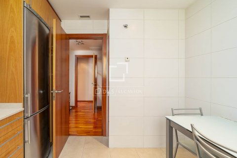 Купить квартиру в Барселона, Испания с 2 спальни, 105м², № 8774 - фото 16