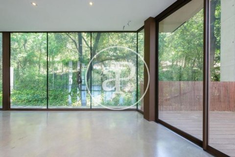 Сasa de 5 dormitorios en venta en Sant Cugat del Vallès, Barcelona, Cataluña, Spain № 2449 - foto 2