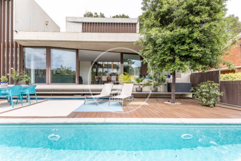 Сasa de 5 dormitorios en venta en Sant Cugat del Vallès, Barcelona, Cataluña, Spain № 2447