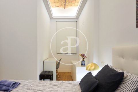 Apartamento de 3 dormitorios en venta en Eixample, Barcelona, Cataluña, Spain № 2445 - foto 20