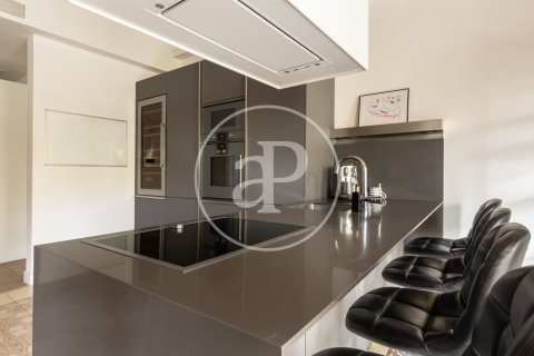 Apartamento de 3 dormitorios en venta en Eixample, Barcelona, Cataluña, Spain № 2445 - foto 9