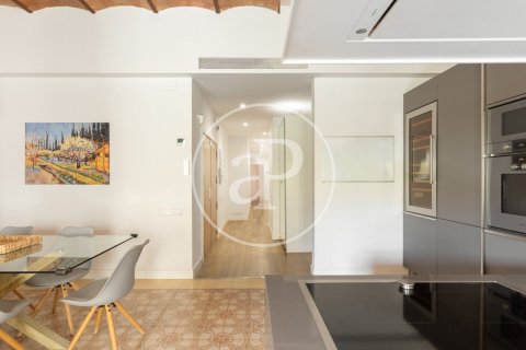 Apartamento de 3 dormitorios en venta en Eixample, Barcelona, Cataluña, Spain № 2445 - foto 11