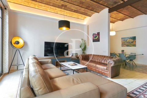 Apartamento de 3 dormitorios en venta en Eixample, Barcelona, Cataluña, Spain № 2445 - foto 3