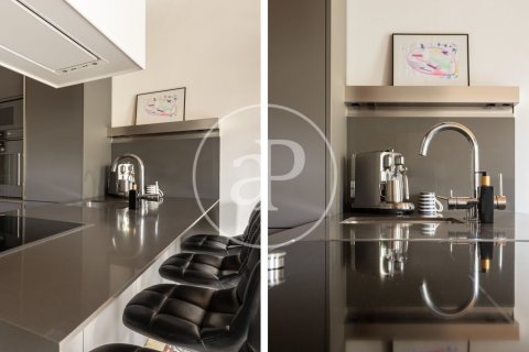Apartamento de 3 dormitorios en venta en Eixample, Barcelona, Cataluña, Spain № 2445 - foto 10
