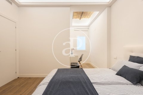 Apartamento de 3 dormitorios en venta en Eixample, Barcelona, Cataluña, Spain № 2445 - foto 14
