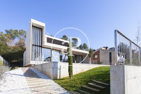 Сasa de 5 dormitorios en venta en Sant Cugat del Vallès, Barcelona, Cataluña, Spain № 2448 - foto 2