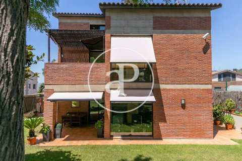 Сasa de 6 dormitorios en venta en Sant Just Desvern, Barcelona, Cataluña, Spain № 2446