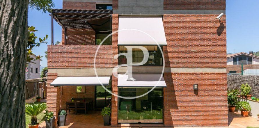 Сasa de 6 dormitorios en venta en Sant Just Desvern, Barcelona, Cataluña, Spain № 2446