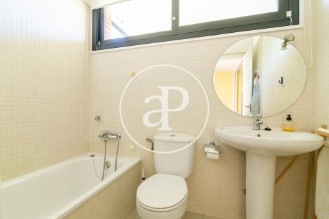 Сasa de 6 dormitorios en venta en Sant Just Desvern, Barcelona, Cataluña, Spain № 2446 - foto 15