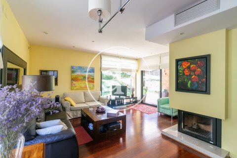 Сasa de 6 dormitorios en venta en Sant Just Desvern, Barcelona, Cataluña, Spain № 2446 - foto 5