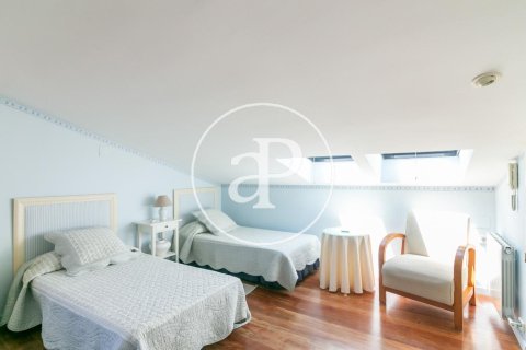 Сasa de 6 dormitorios en venta en Sant Just Desvern, Barcelona, Cataluña, Spain № 2446 - foto 13