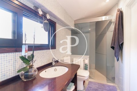 Сasa de 6 dormitorios en venta en Sant Just Desvern, Barcelona, Cataluña, Spain № 2446 - foto 21