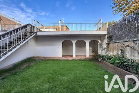 Casa adosada de 7 dormitorios en venta en El Masnou, Barcelona, Cataluña, Spain № 7484