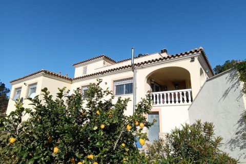 Купить дом в Л'Аметлья-де-Мар, Испания с 4 спальни, 200м², № 7487 - фото 3