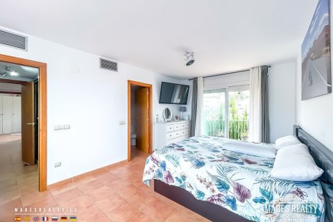Casa adosada de 4 dormitorios en venta en Canet de Mar, Barcelona, Cataluña, Spain № 1042 - foto 11